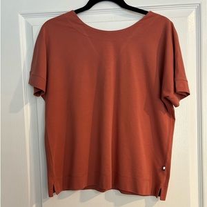 Kit an A e Front to Back Tee